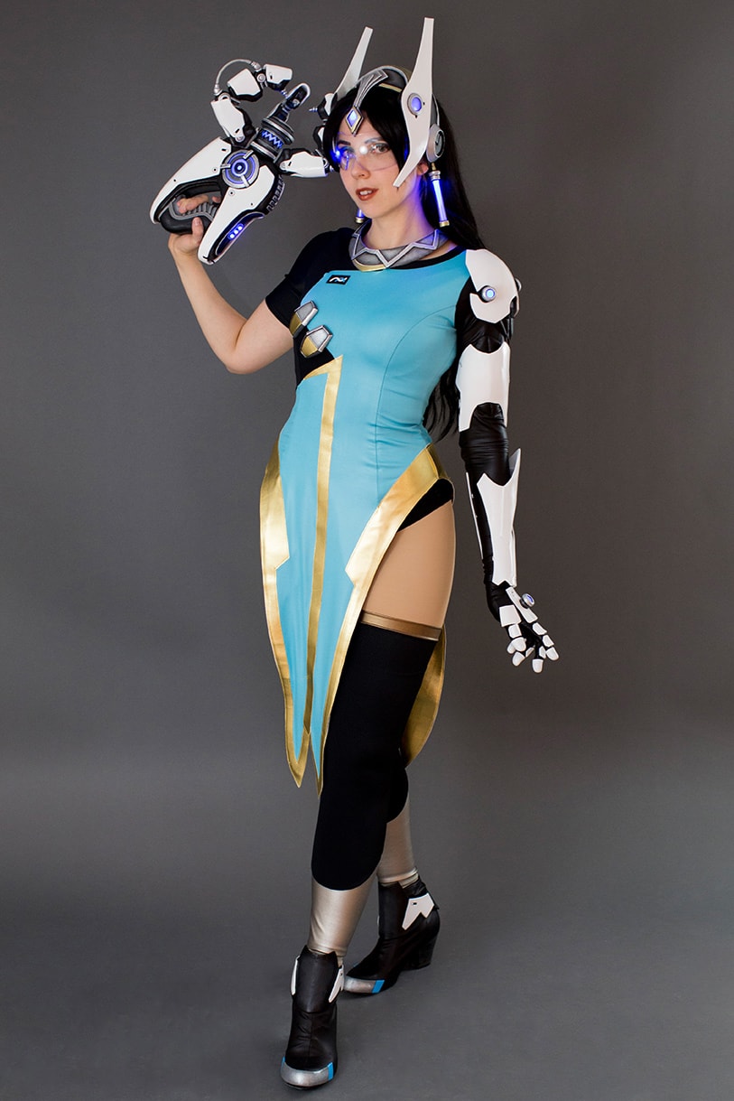 Este cosplay de Symmetra de Overwatch é simplesmente incrível